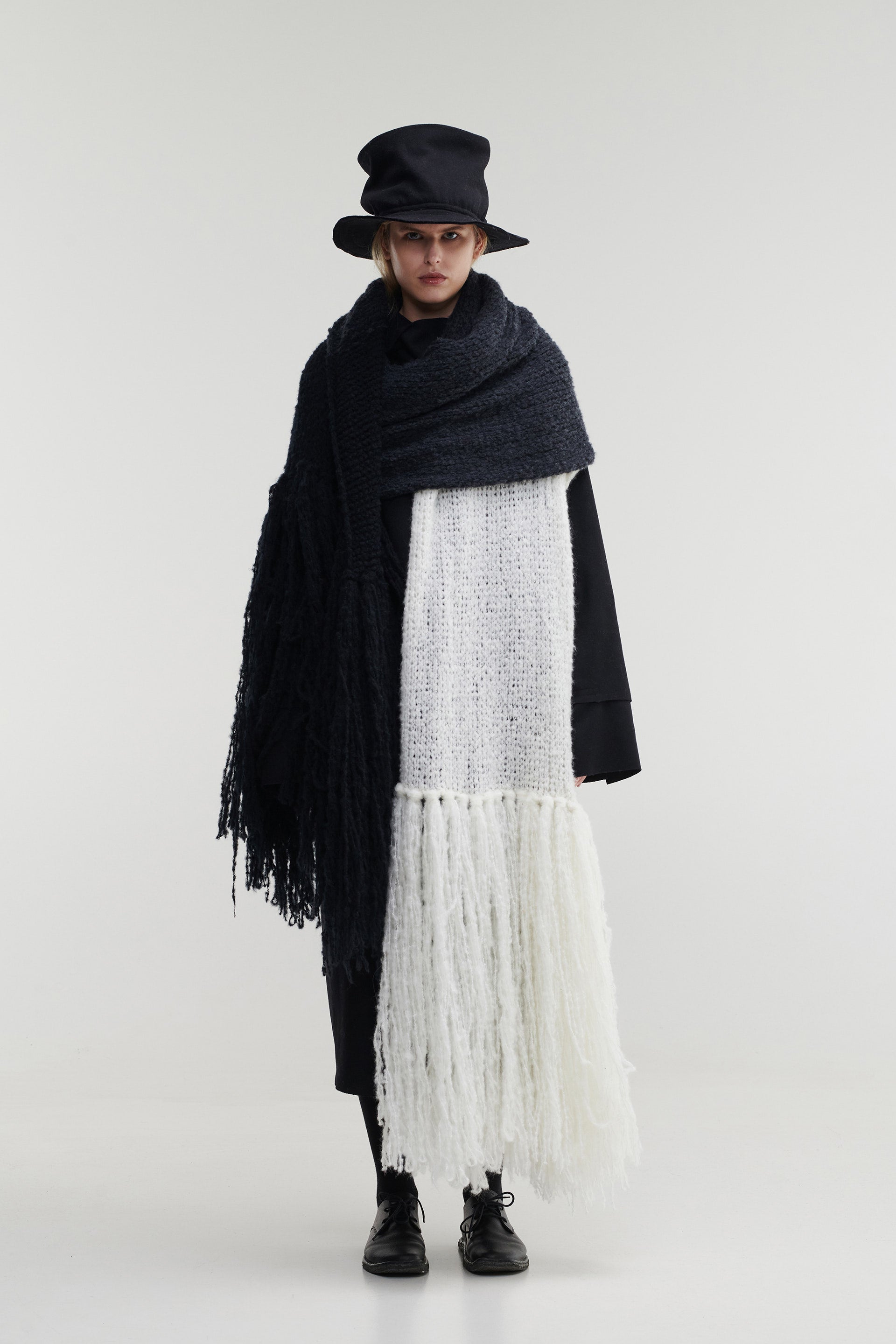 Violeta Knitted stole