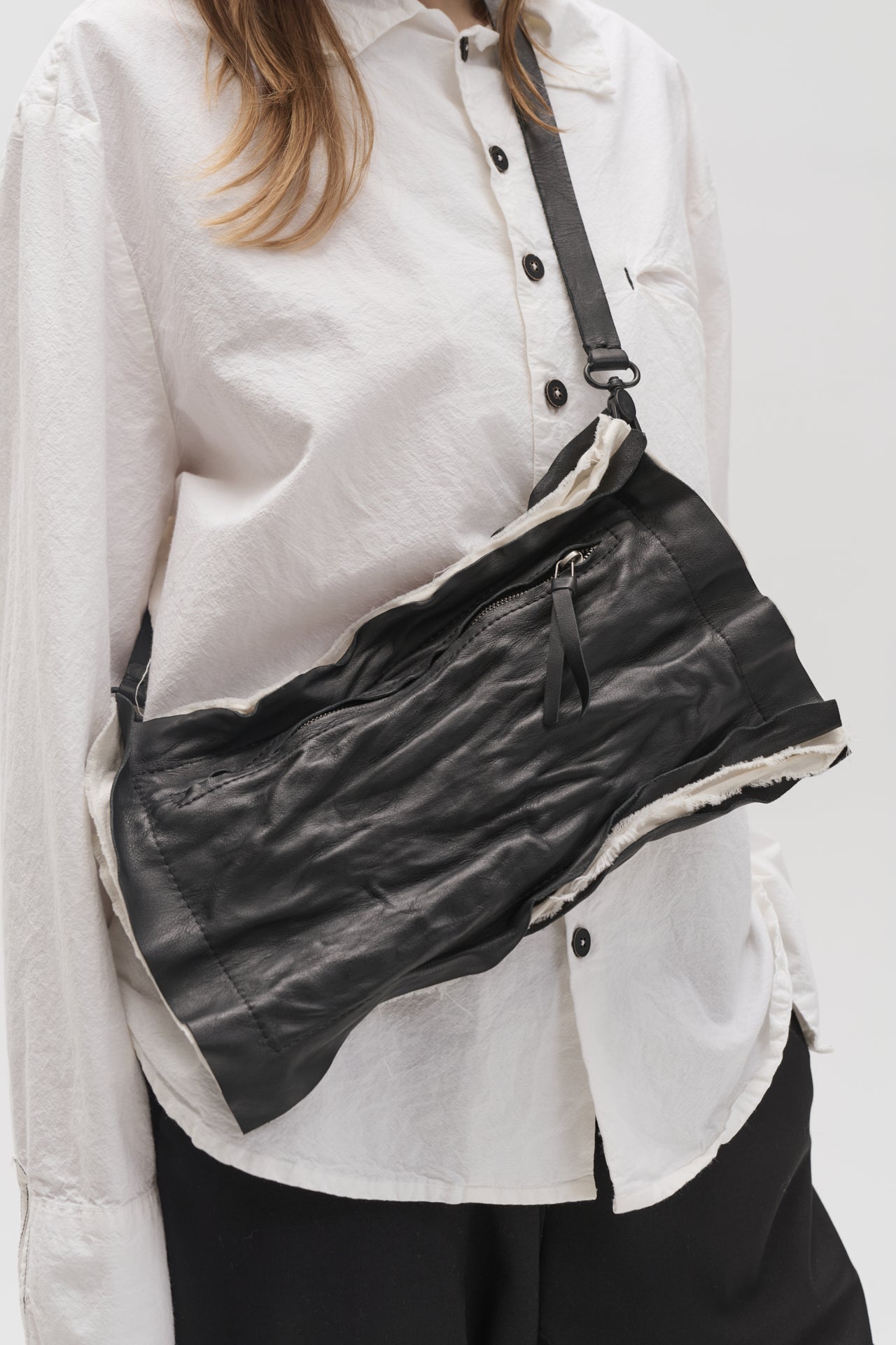 Vaho Crossbody Bag